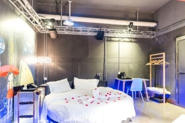 Fansi Movie Hotel Zhongda Branch