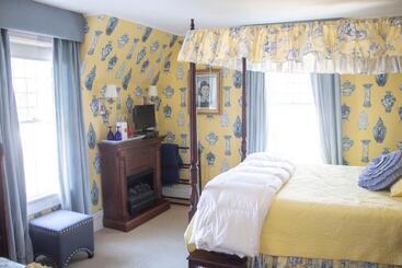 Harbor Knoll Bed And Breakfast