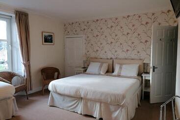 Broomfield House Bed And Breakfast