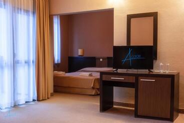 Hotelli Ostrova Holiday Village