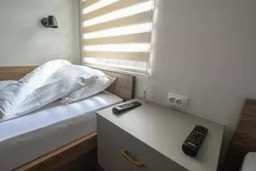 モーテル Atrijum Apartments And Rooms