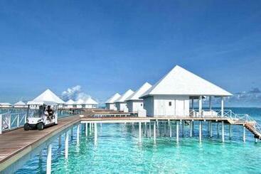 Diamonds Thudufushi Maldives Resort & Spa