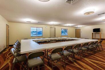 ホテル Americinn By Wyndham Boscobel