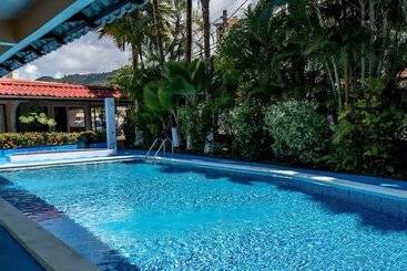 Hotel Y Cabinas El Coral