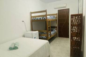 فندق صغير Piratas Do Morro Pousada