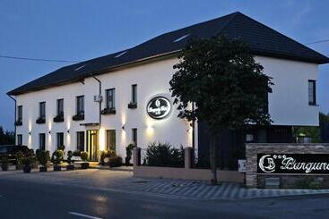 Bed and Breakfast Burgundy