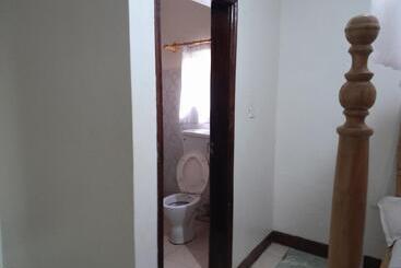 Отель Beezy Signal