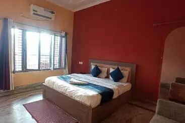 Siddhi Vinayak Hotel And Banquet