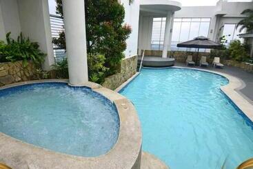 تختخواب و صبحانه Cozy Hotel Room With Bath Tub And Free Pool Access