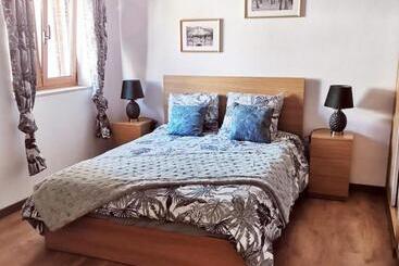 تختخواب و صبحانه Os 3 Rrr