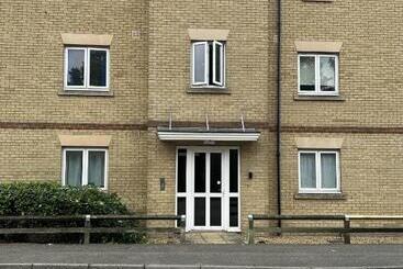 Aamiaismajoitus (B&B) Elegant 3 Bedroom Apt With En Suite And Shared Amenities With Free Wi Fi