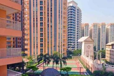 Aparthotel Condo Hotel Type Luxury Big Studio In Mckinley Hill Taguig