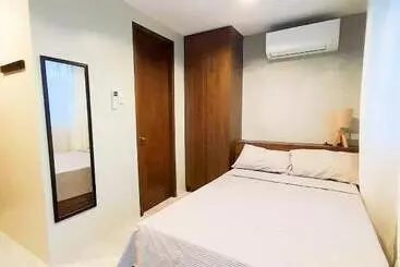 Huoneistohotelli Warm And Cozy Studio With Balcony