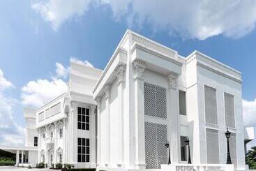 Hotel Eden Garden Convention Centre