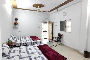 پانسیون Krishnaalay Guest House