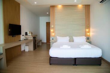 2sis S Khanom Resotel