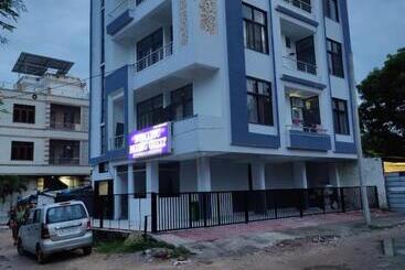 Apart Hotel Nomadic Paying Guest