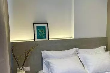 Aparthotel Free Parking   Cozy City Center Studio