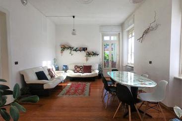 تختخواب و صبحانه Bed&bra