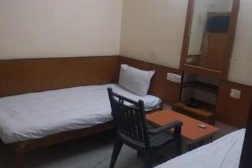 Otel Sarvamangalam Inn