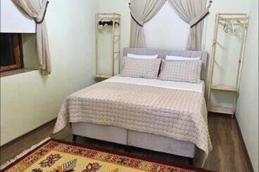 پانسیون Burcu Guest Home