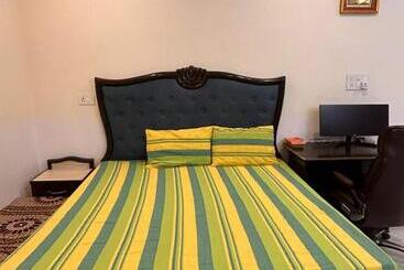 ペンション Sangam House