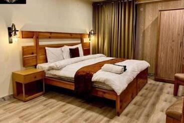 هتل Tourist Palace