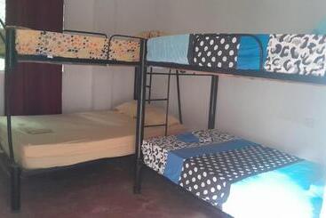 پانسیون Hostal La Gran Ceci