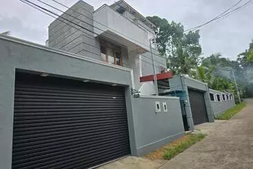 ペンション The Elegance