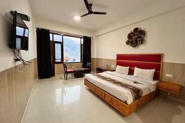 Hotel Makbool Resort