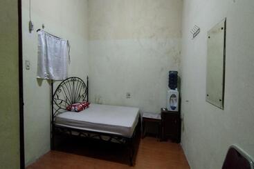 Hotel Oyo 94157  38 Residence