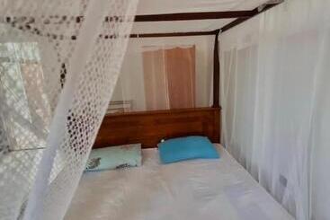 بنسيون Triangle Villa