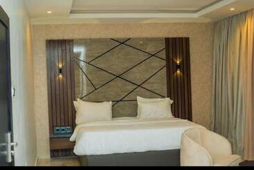 هتل Buckhead Suites