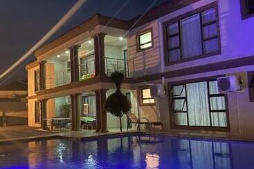 Pensione 606 Guesthouse