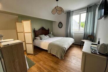 تختخواب و صبحانه L Hirondelle Du Printemps 2