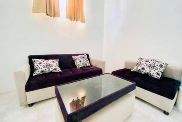 ホテル Reddoorz Syariah At Gcl Bukittinggi