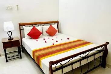 ホテル Velapura River Garden