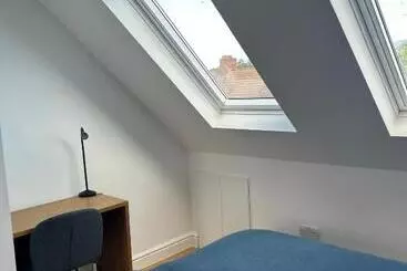 Majatalo Rooms In London Next To Tube And Wimbledon