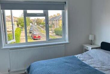 بنسيون Rooms In London Next To Tube And Wimbledon