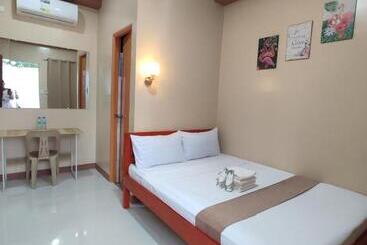 Vandrarhem Elejea S Inn