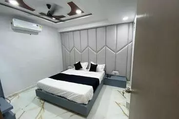 Hotel Hira Palace