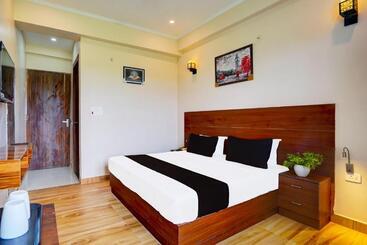 Super Hotel O The Viraaj Banquet &