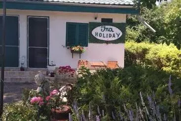 Pensió Ina Holiday