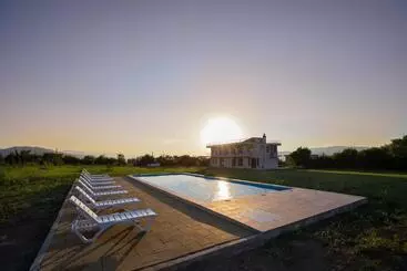 Hotelli Naubari Estate