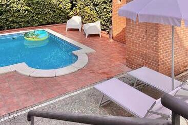 ペンション Domus Parthenope