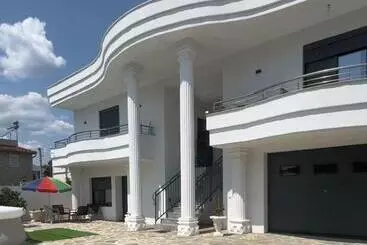 هتل آپارتمان Villa Relax