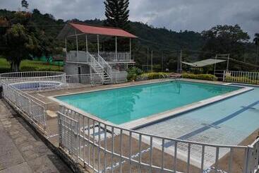 Hotel Centro Vacacional La Colina