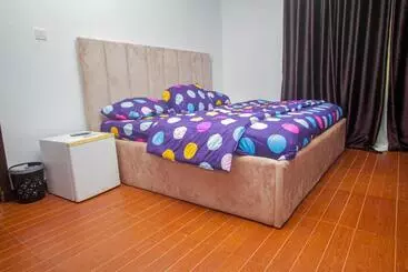 پانسیون Lvingspace Apartments