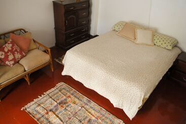 تختخواب و صبحانه Nomad Hostel