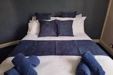 Pensió Cinematic Journeys